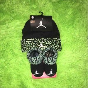 jordan hat & booties
