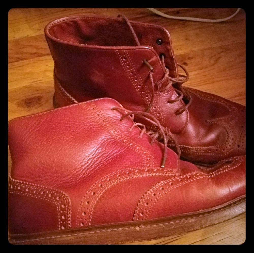Mens leather shoes.