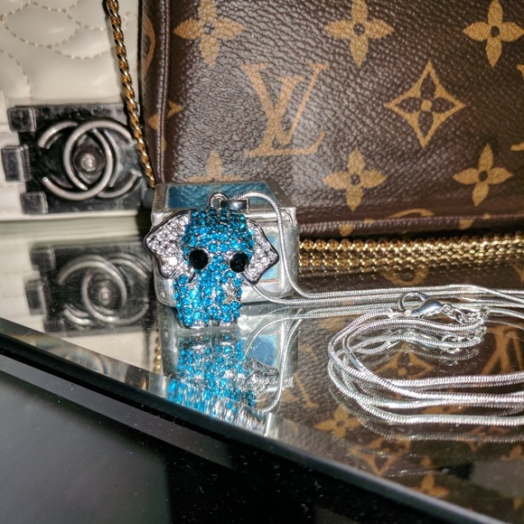 NWOT Crystal Elephant w/sterling Silver chain - Picture 2 of 5