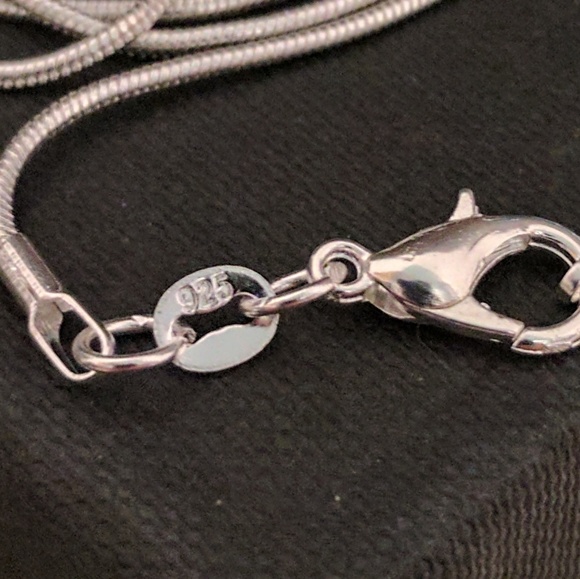 NWOT Crystal Elephant w/sterling Silver chain - Picture 5 of 5