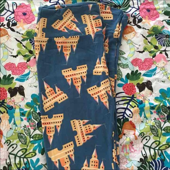Lularoe OS CASTLE Leggings - Picture 1 of 1