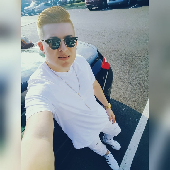 Meet your Posher, Alexander - Picture 1 of 1