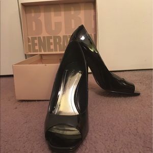 BCBG patent leather peep toe 3 inch heals