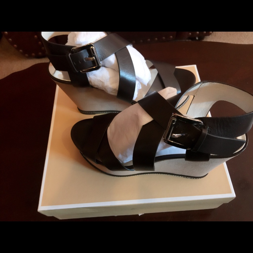 Michael kors Celia mid wedges in sz 9