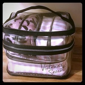 💖 4pc $78 VS cosmetic bag set, 3 never used! 💞