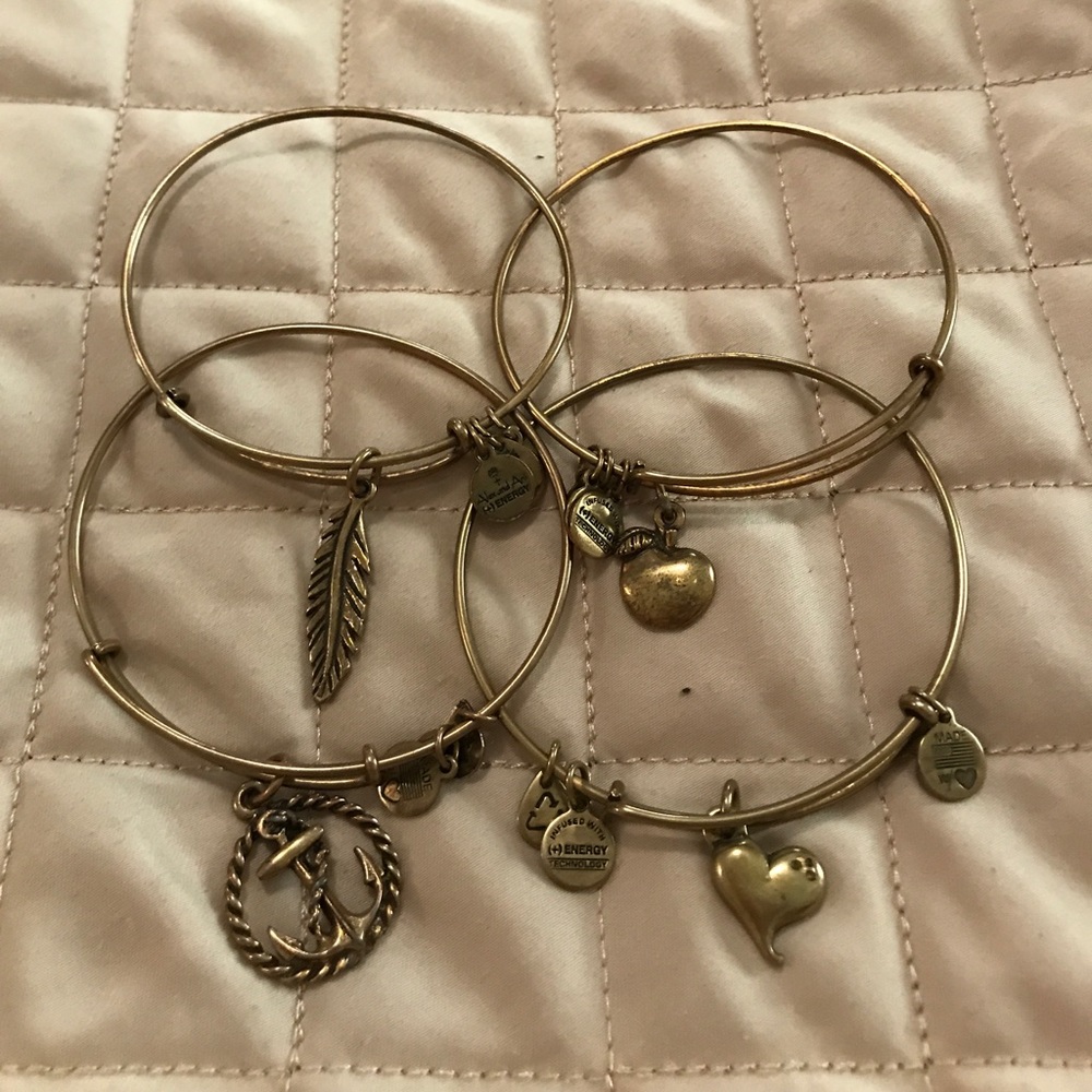 Used gold Alex & and bracelet pack