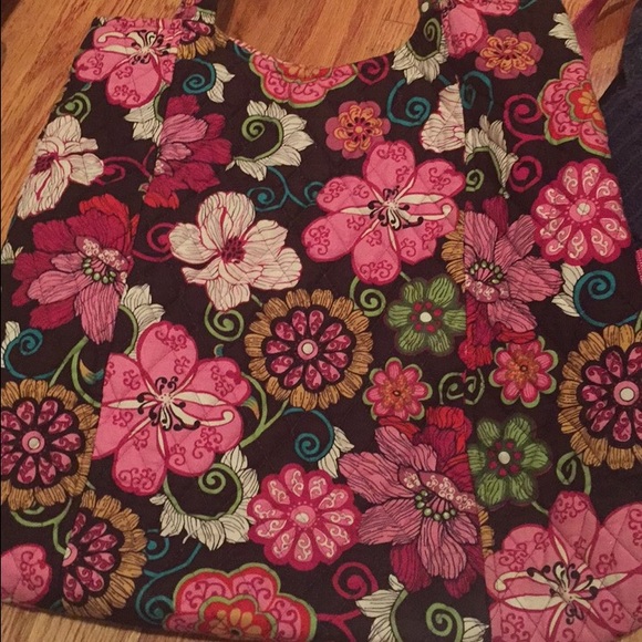 Vera Bradley tore - Picture 2 of 2