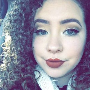 Meet your Posher, Mayra