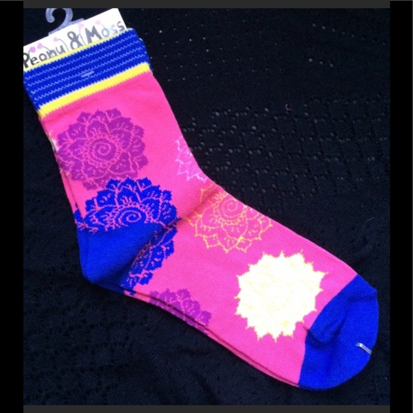 Peony and Moss Accessories - NWT Peony and Moss Floral Crew Socks