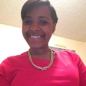 Meet your Posher, Elishia