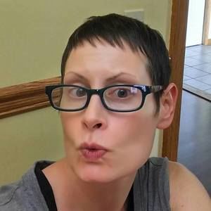 Meet your Posher, Stefanie