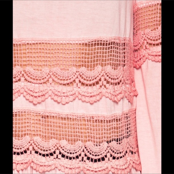 Stone wash top with lace - Picture 4 of 6