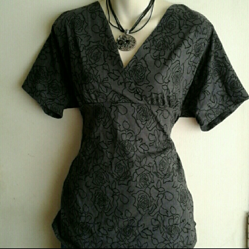 NWOT Maurices Rose Print Plus Size Top