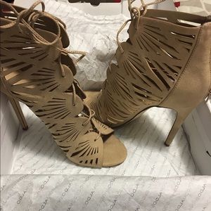 Women's shoes