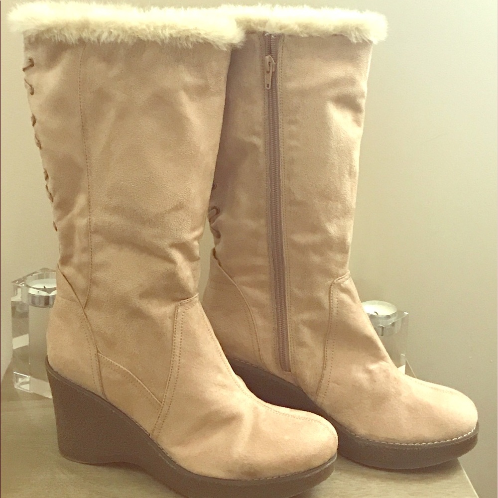 NWOT Arizona Women's Boots