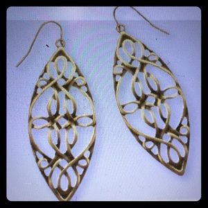 Premier design English Ivy Earrings