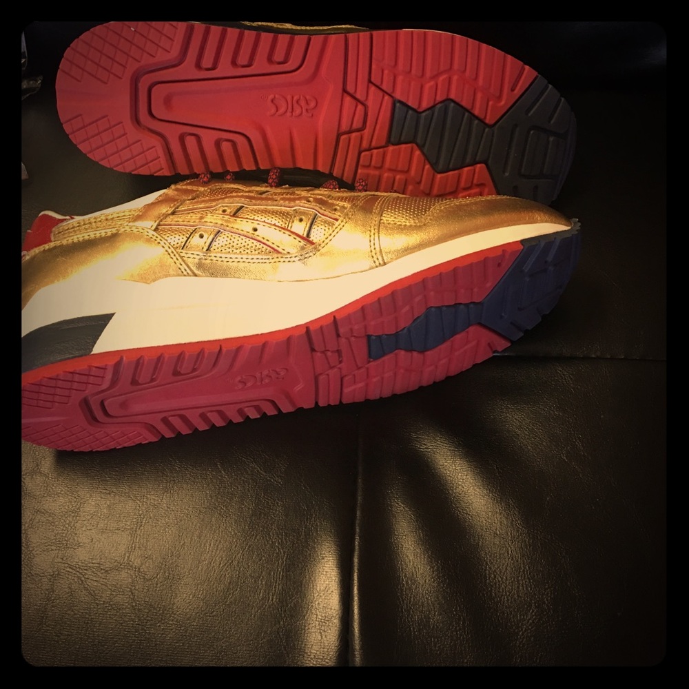 Kith USA GOLD ASics - Picture 5 of 5