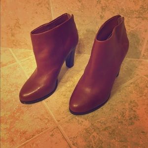 New Banana Republic tan/brown leather ankle boots