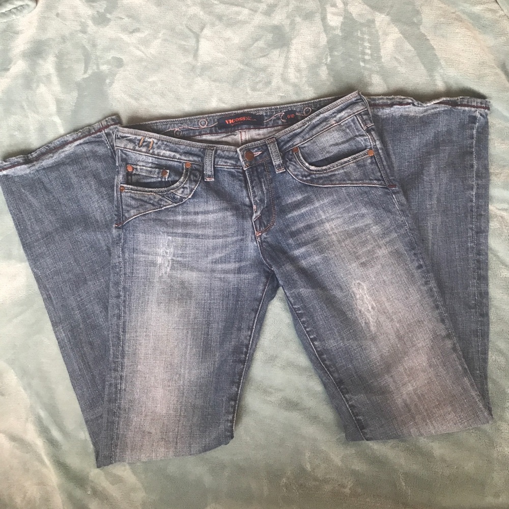 Distressed Vigoss light denim jeans