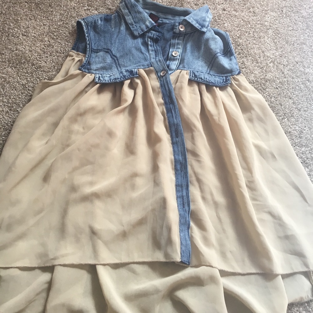 Sleeveless button down
