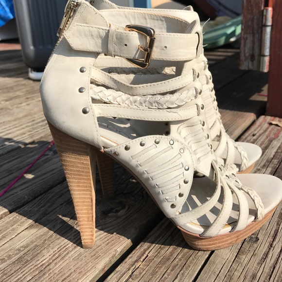 *SOLD* Aldo Hernandz  Heels - Picture 2 of 4