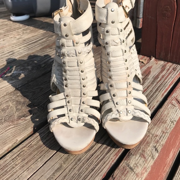 *SOLD* Aldo Hernandz  Heels - Picture 3 of 4