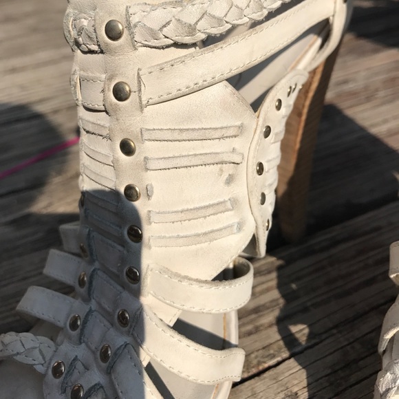 *SOLD* Aldo Hernandz  Heels - Picture 4 of 4