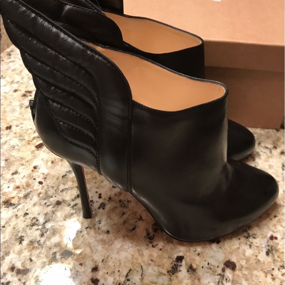 Louboutin Mercura booty with wings 40