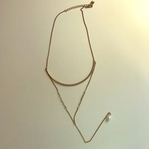 Simple and subtle gold necklace
