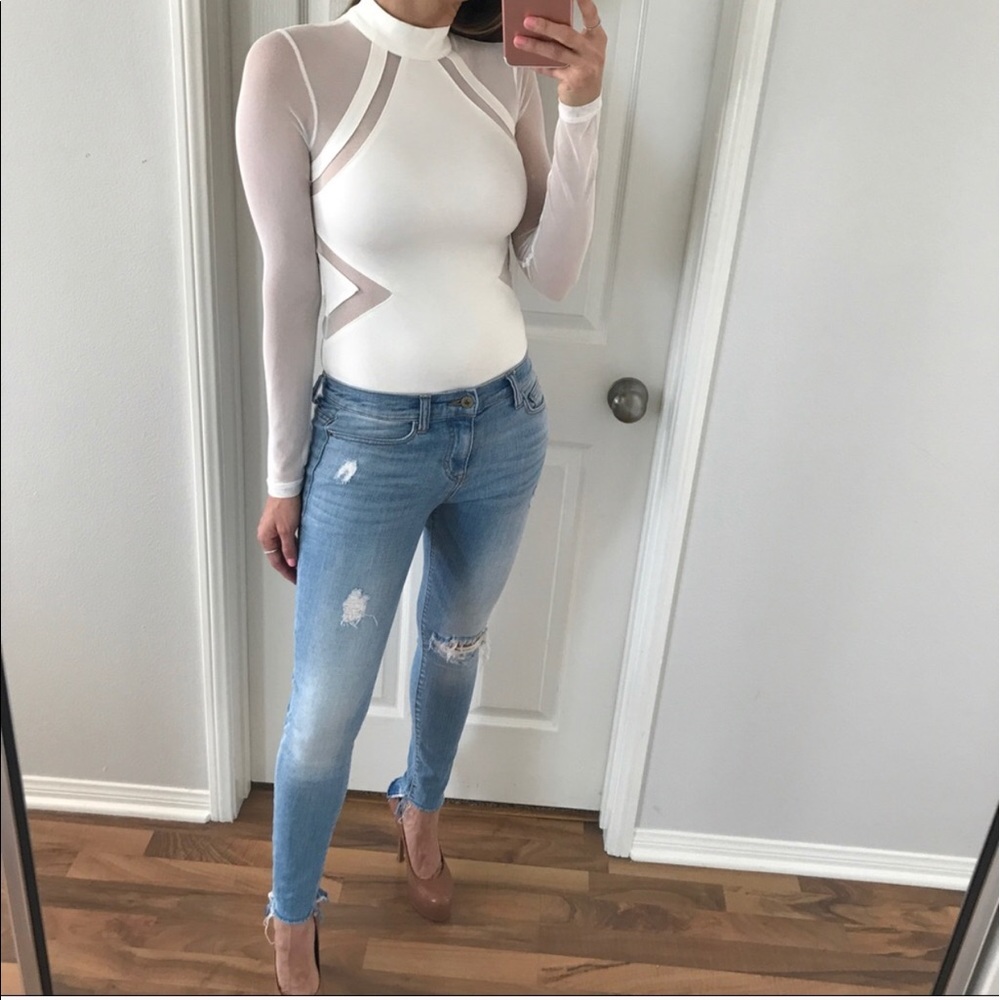 SALE 🥳 REPOSH• White Mesh Diamond Bodysuit