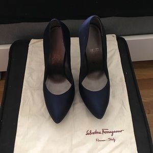 Navy blue Salvatore Ferragamo heels (NEW)