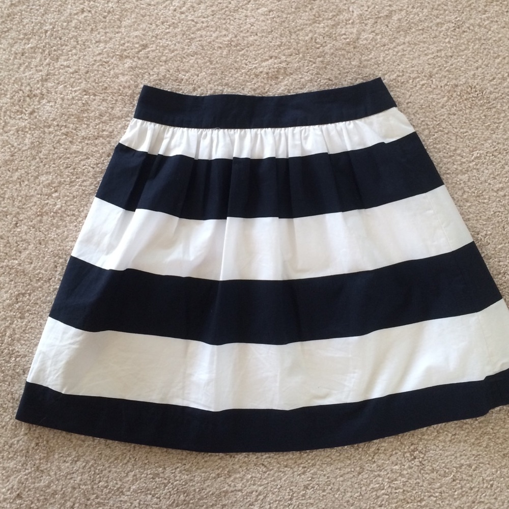 Banana republic navy and white skirt VGUC 00P