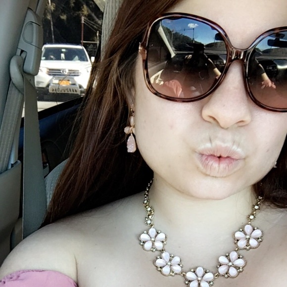 Meet your Posher, Destiny - Picture 2 of 2