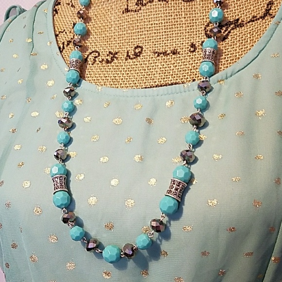 Trifari beautiful necklace. - Picture 4 of 6