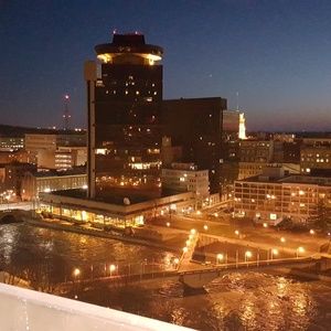 Meet your Posher, Nia