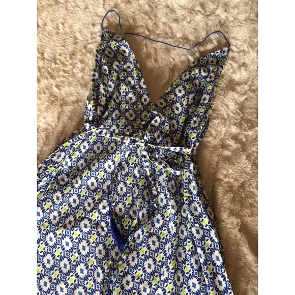 Patterned Dress with Wrap Tie - Picture 5 of 8