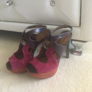 Jessica Simpson 6 run big fit like 6.5