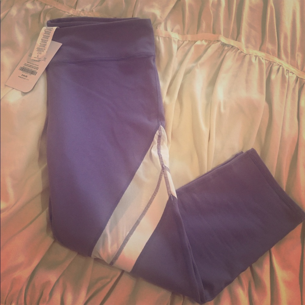 Brand new Fabletics Brigan Mesh Capri! Size L