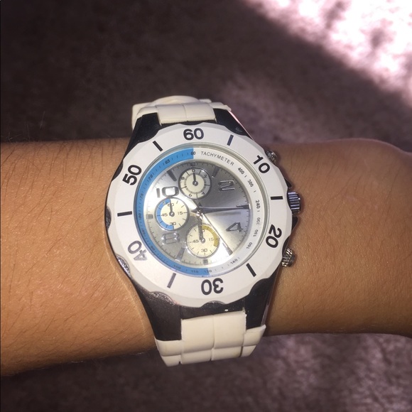 Watch - Picture 3 of 3