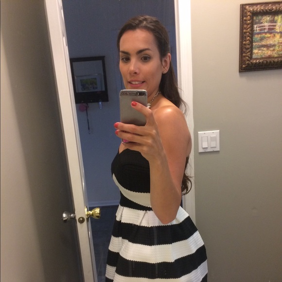 Meet your Posher, Melissa - Picture 1 of 1