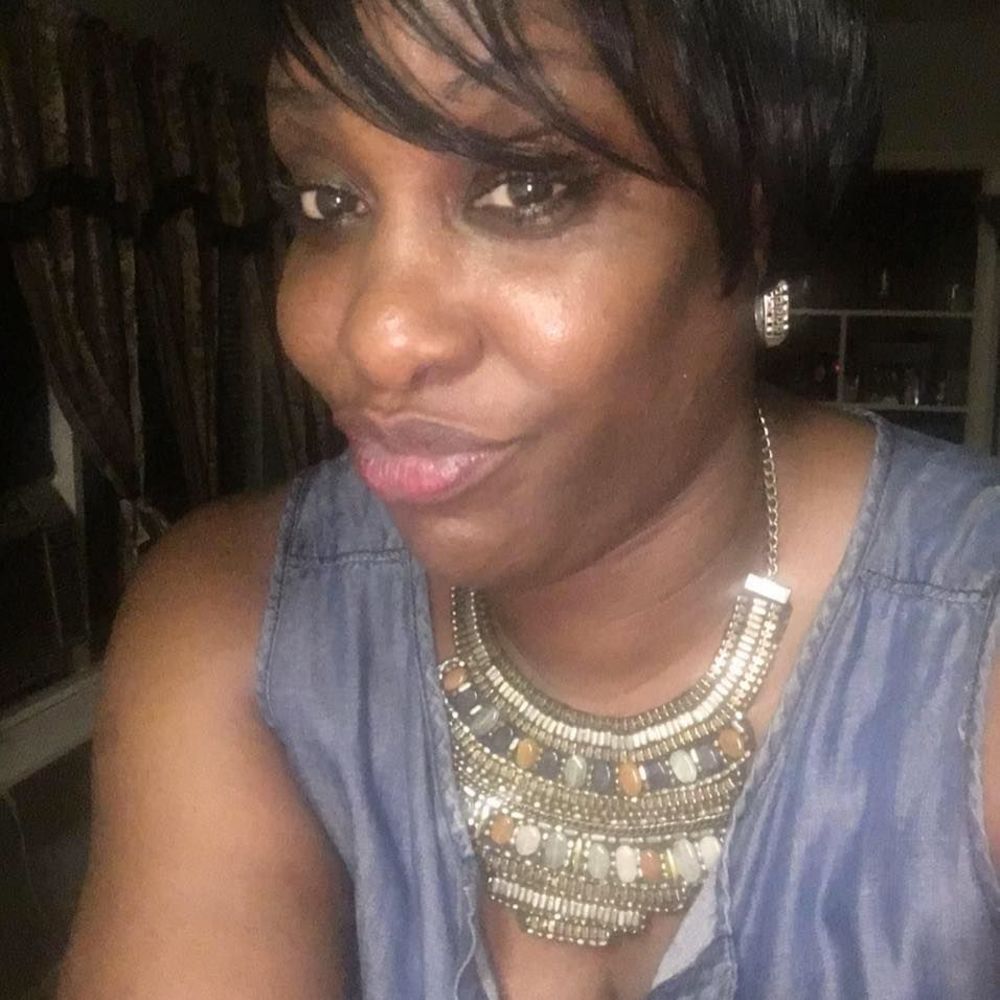 Meet your Posher, Holli imjussayin