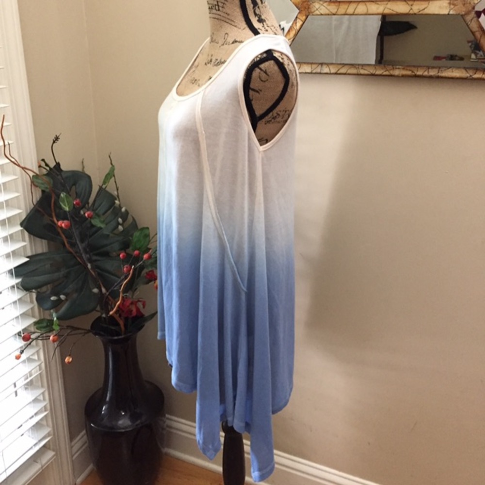 Boutique sleeveless sharkbite hacci ombré tunic! - Picture 5 of 6