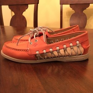 Sperry topsiders