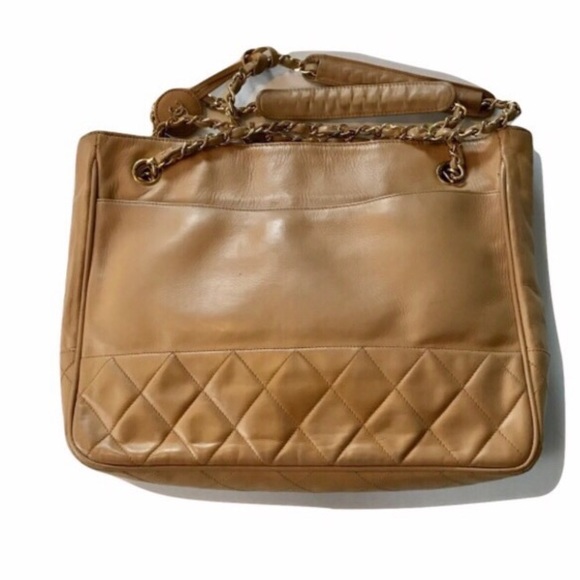 🏷SOLD Vintage Chanel Lambskin Quilted Tote - Picture 3 of 8