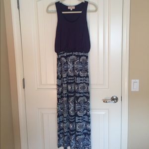 Comfortable maxi dress with stretchy waist