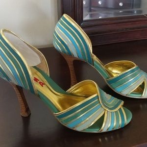 Super fly NaNa heels!