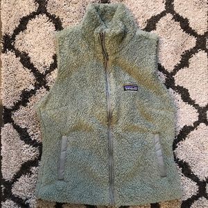 Green Patagonia Vest with Pockets Size Medium.