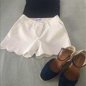 Scalloped white shorts