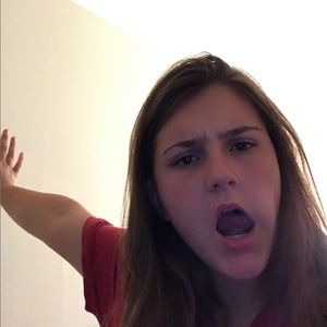 Meet your Posher, Lia