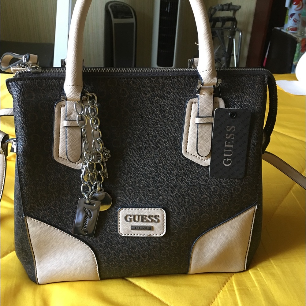 SOLD!!! 😊GUESS handbag with sling strap